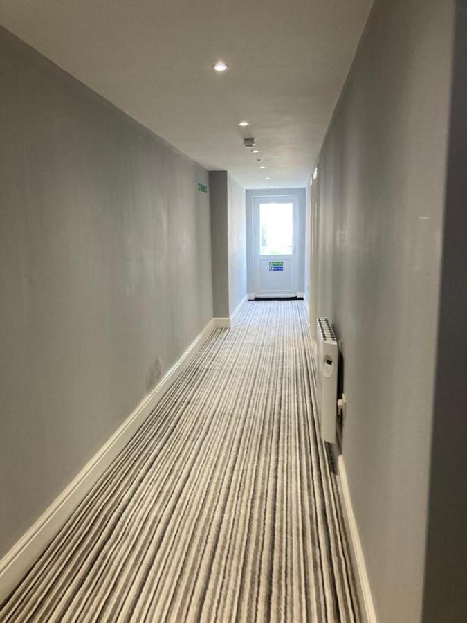 112 Gleneagle Road Rooms London Eksteriør billede